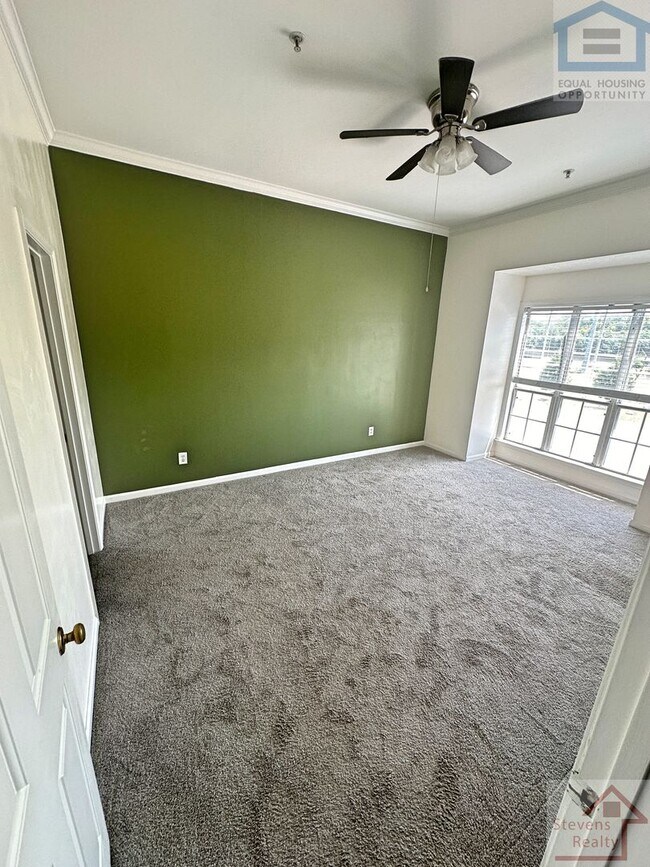 Photo - 123 W End Pl