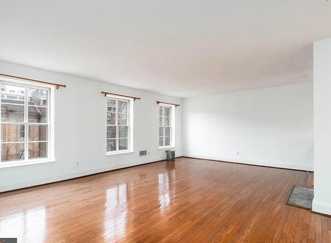 Photo - 1717 Green St