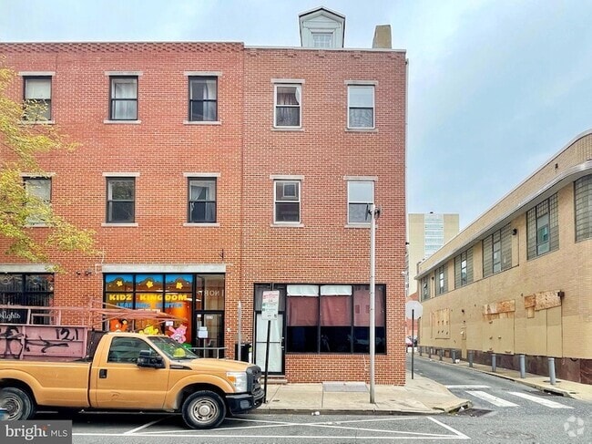 Building Photo - 224 N 13th St Unit 3R Rental