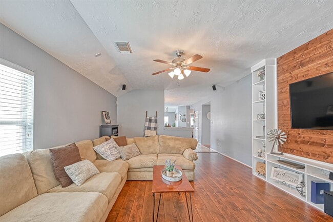 Photo - 22210 Bellow Glen Dr