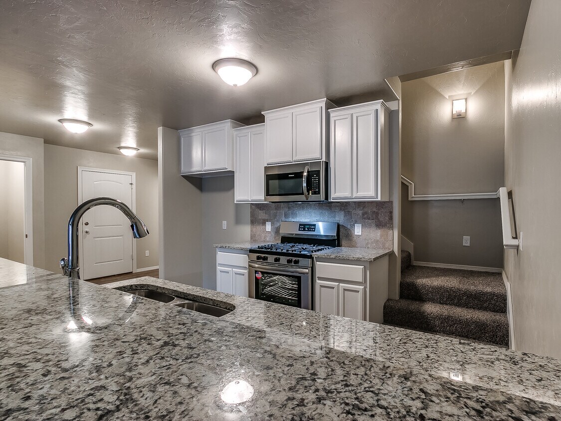 Photo - 2125 Buena Vida Ln (Edmond, OK)