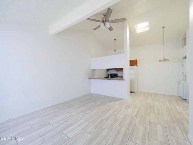 Photo - 1901 Lake Omega St