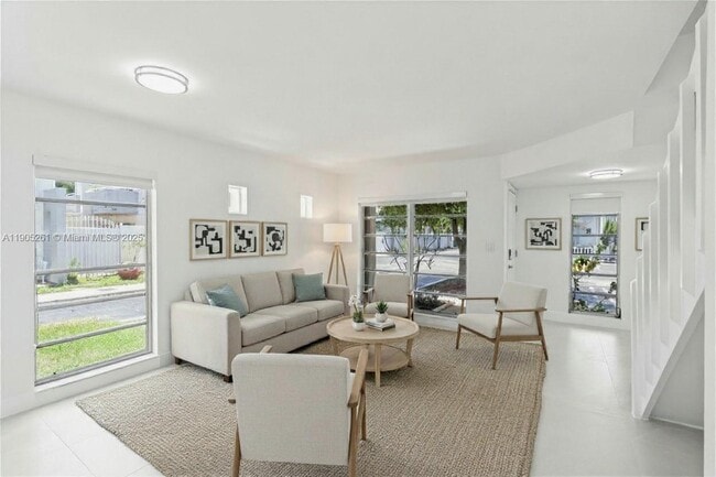 Building Photo - 3597 SW 17th St