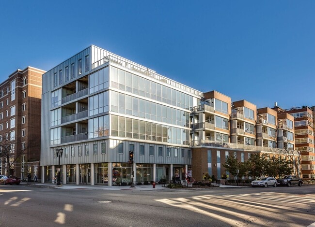Building Photo - 525 Kedzie St