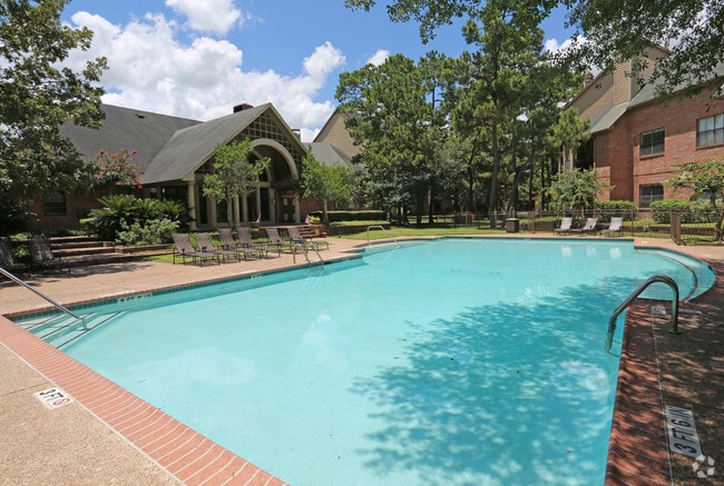 Pool - Chasewood Apartments