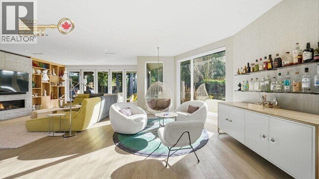 Photo - 2710 Crescentview Dr