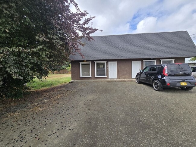 130 Rose Ave