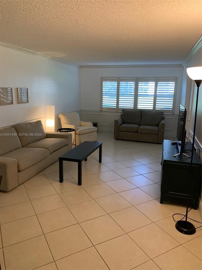 Building Photo - 4801 Martinique Pl Unit H1