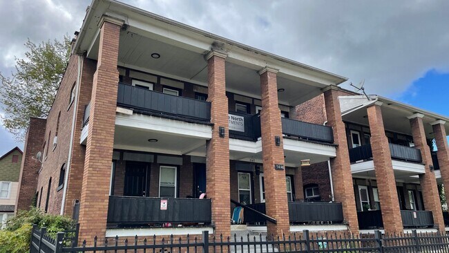 Photo - 1446 E 115th St Unidad 3