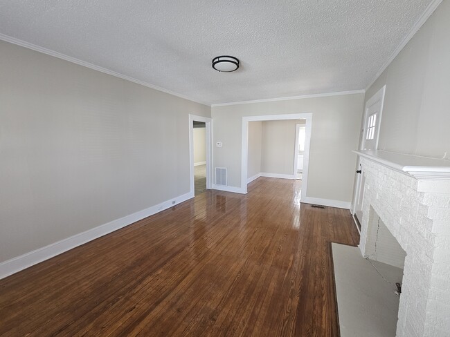 Photo - 109 Courtland St