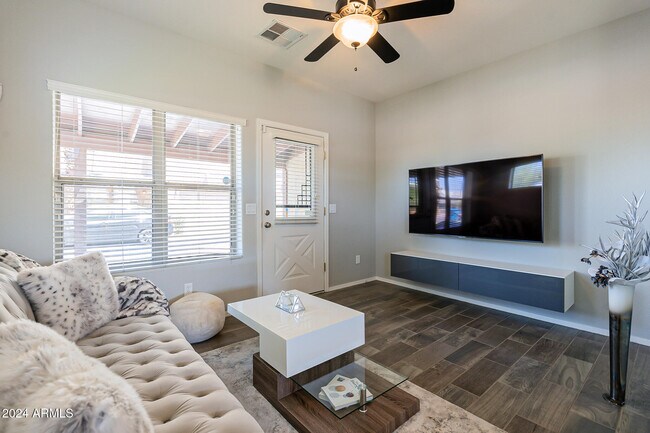 Photo - 2929 N 37th St