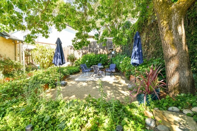 Photo - 4 Ramona Ave