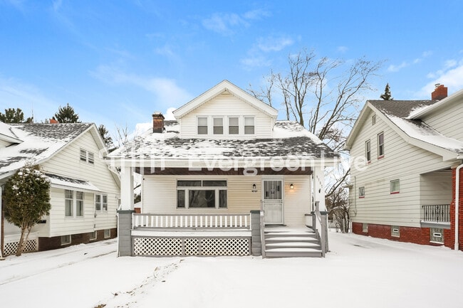 Building Photo - 9707 Plymouth Ave