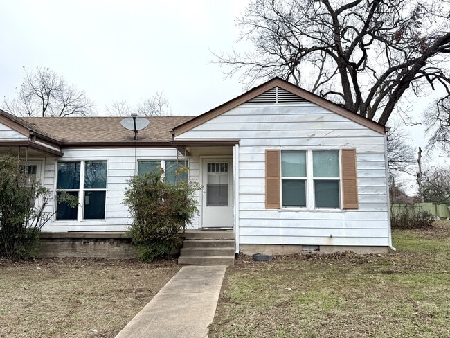 Building Photo - 33 8th Ave NW