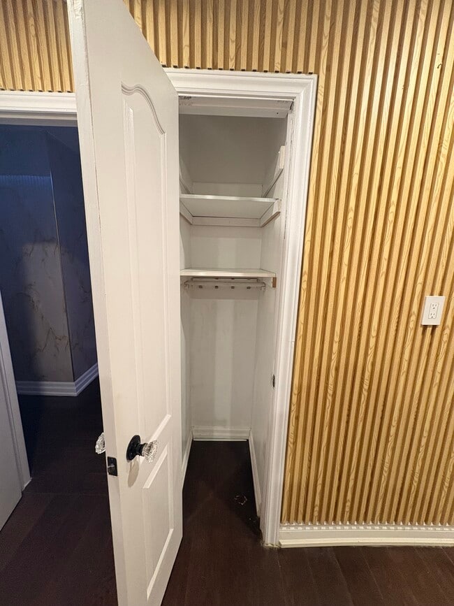 Photo - 143 Simmons Blvd