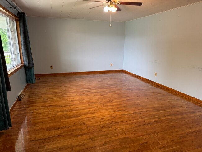 Photo - 407 Morris St