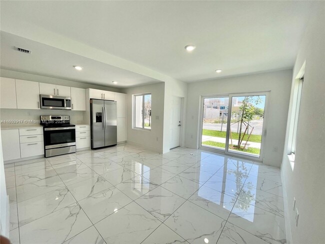 Building Photo - 25858 SW 144th Ave Rental