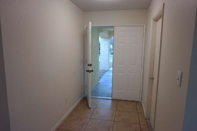 Photo - Cute! 4 bedroom, 2 bath Home in Bakersfield