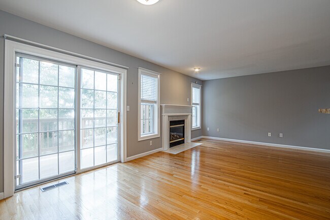 Photo - 157 Leeder Hill Dr Unit 406
