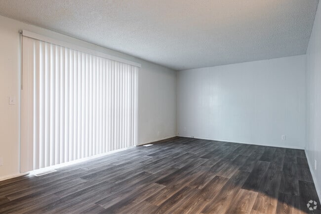2BR, 1BA - 1,120SF