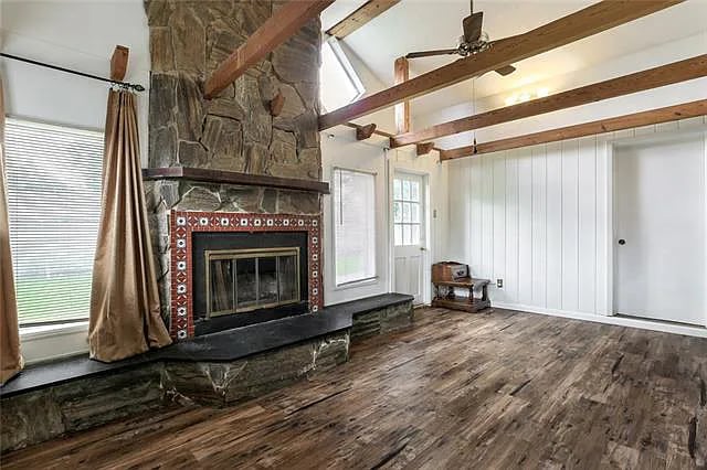 Photo - 2411 Somerset Dr