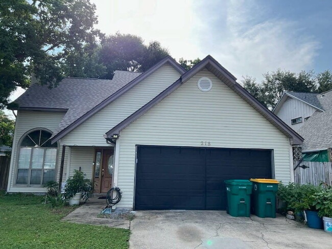 Building Photo - 218 Woodland Park Cir Rental