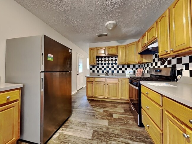 Photo - 2111 Bunting Dr