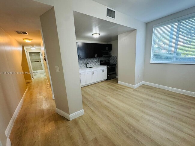 Photo - 1469 SW 5th St Unit 7