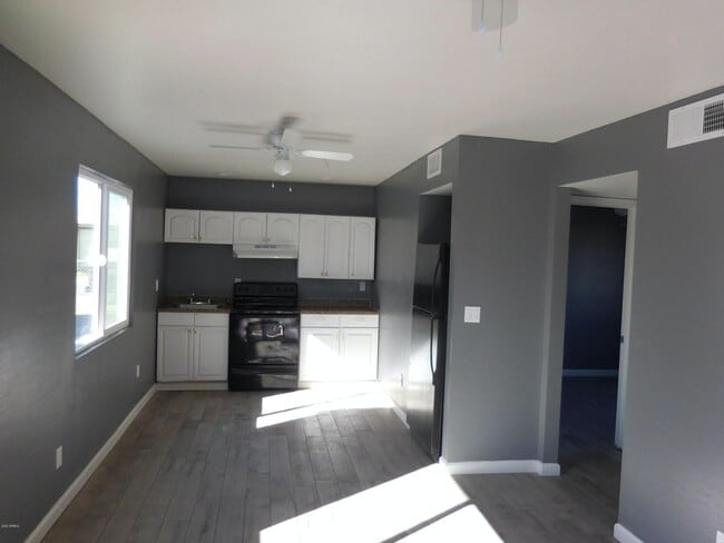 APT 1 - 1146 W Apache St Unit Apt 1