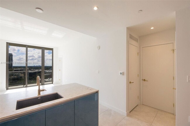 Photo - 2678 Tigertail Ave Unit 1403