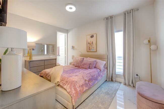 Photo - 1815 Longcroft Ln