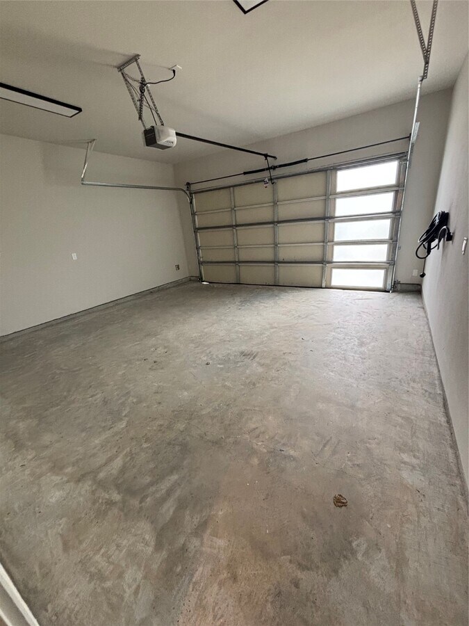 Photo - 108 E 44th St