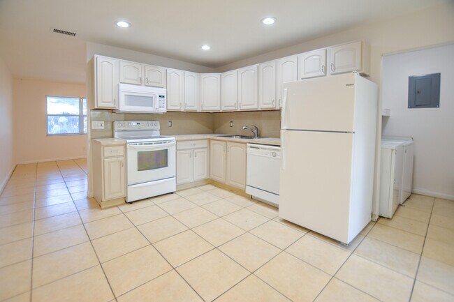 Photo - 3964 Roan Ct W