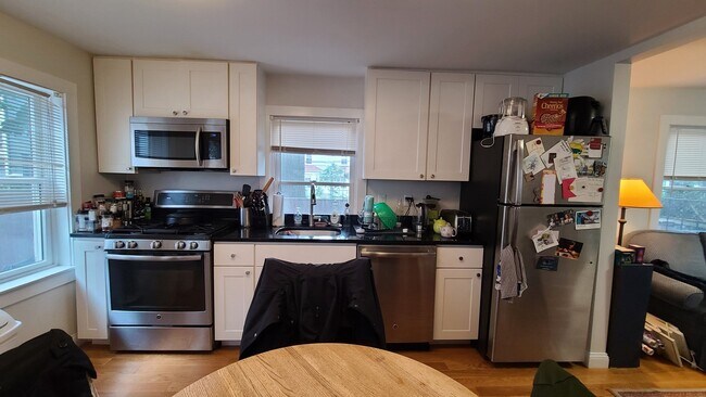 Photo - 115 Pleasant St Unit B