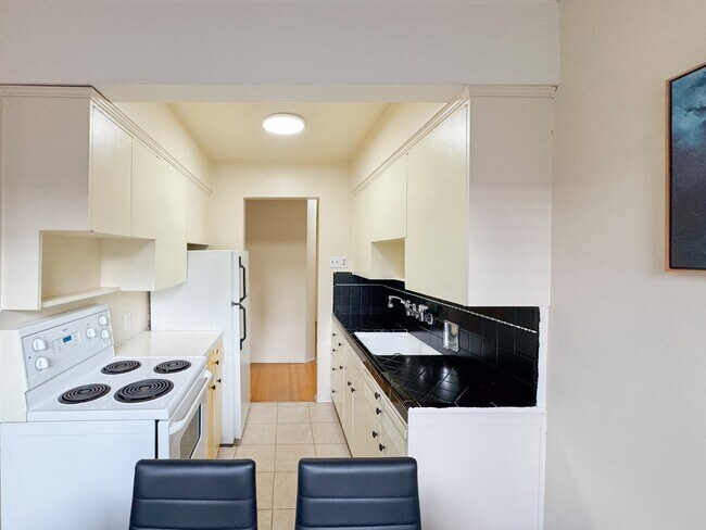 Photo - 1925 Nelson St Unit 108