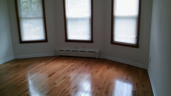 Photo - 138 Marsellus Pl