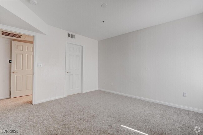 Building Photo - 6955 N Durango Dr Unit 3032 Rental