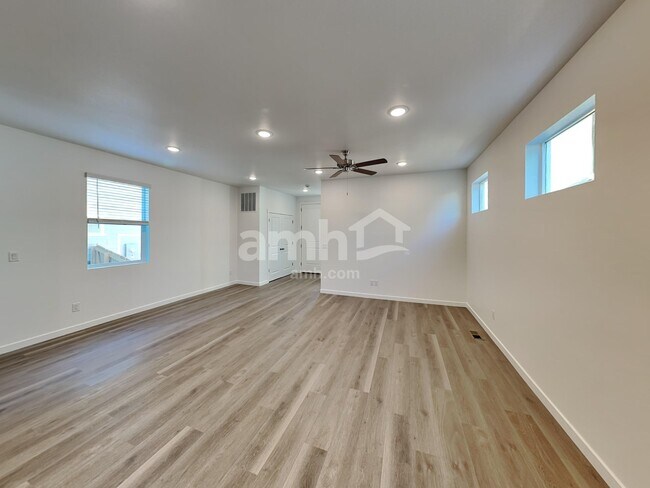 23492 E 3rd Pl