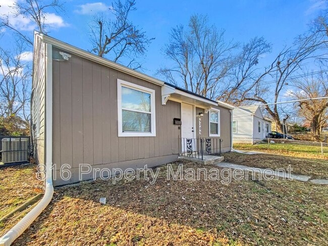 Photo - 5205 Locust Ave