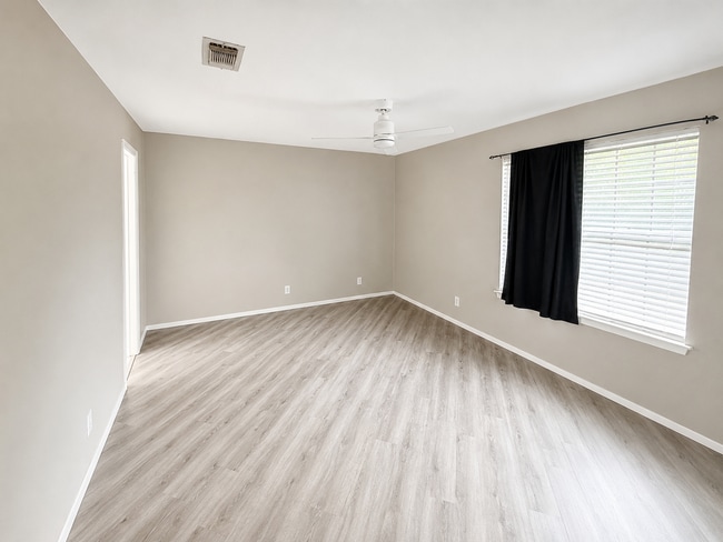 Photo - 3225 Southland Blvd