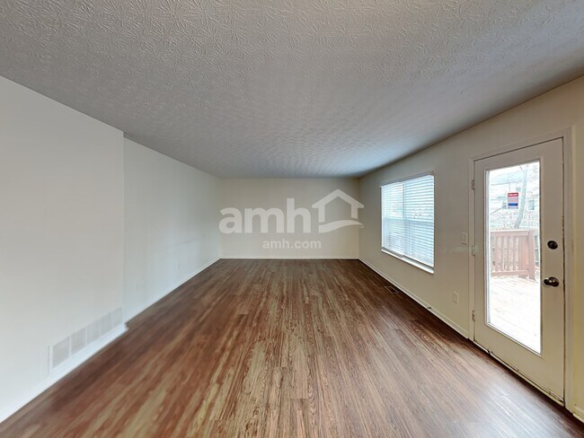 Photo - 1582 Meadowlark Ln