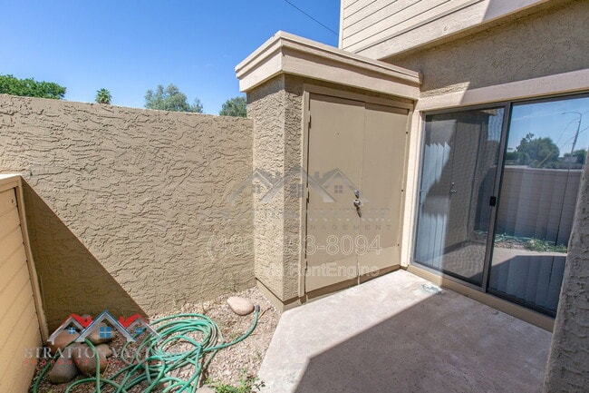 Photo - 2035 S Elm St