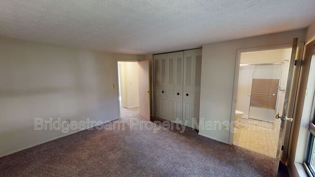 Photo - 2421 Bentree Ct