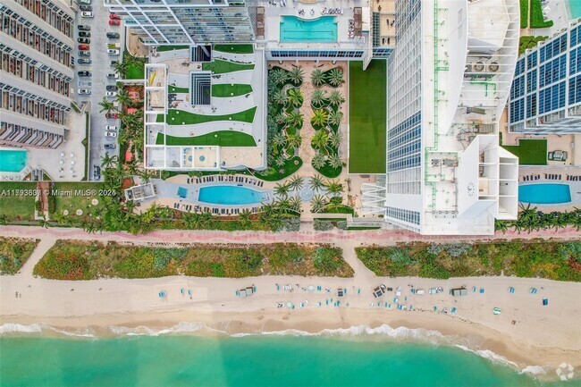 Building Photo - 6899 Collins Ave Unit 1603 Rental