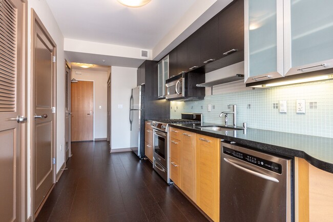 Photo - 170 King St Condo Unit 737