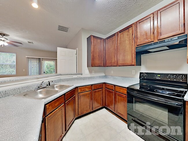 Photo - 135 Ellis Drive