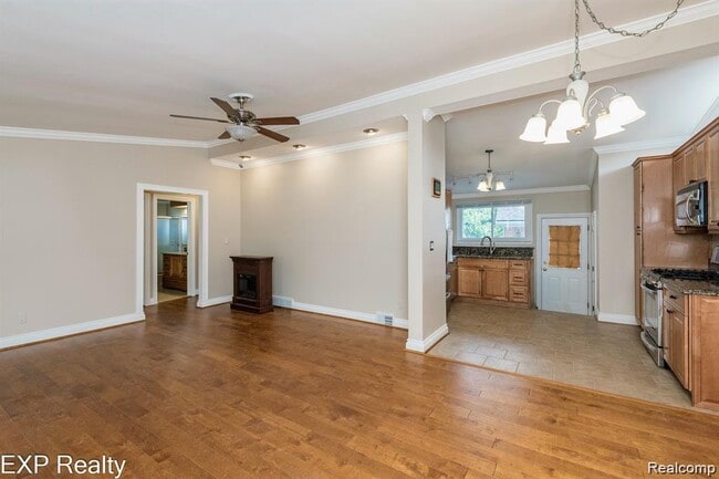 Photo - 26616 Rouge River Dr