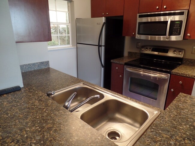 Building Photo - 2881 N Oakland Forest Dr Unit 110