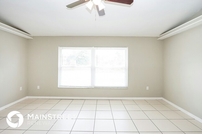 Photo - 548 Winer Ave SW