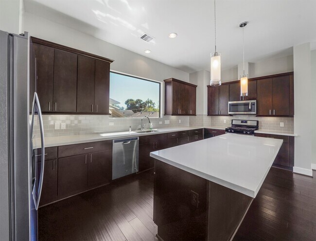 Photo - 1607 Milby St Unit B